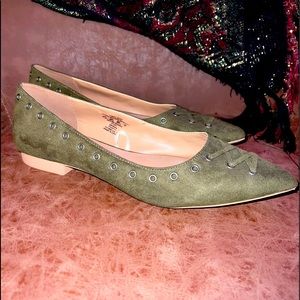 Forest green flats by attention comfortable size 8 1/2